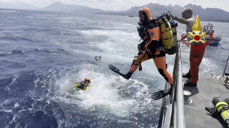 What is known about the sinking of a luxury yacht  off the coast of Sicily and those aboard